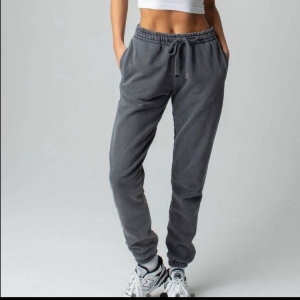 TALENTLESS joggers woman’s size M in grey
